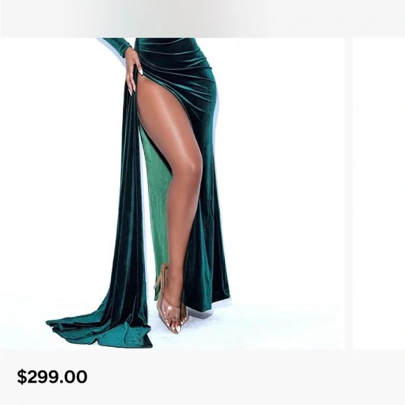 Macy's Emerald Velvet Long Sleeve Dress - Picture 2 of 5